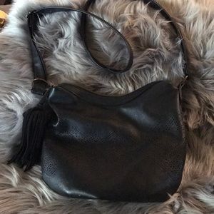 T Shirt & Jeans Black Pattern and Tassel Bag